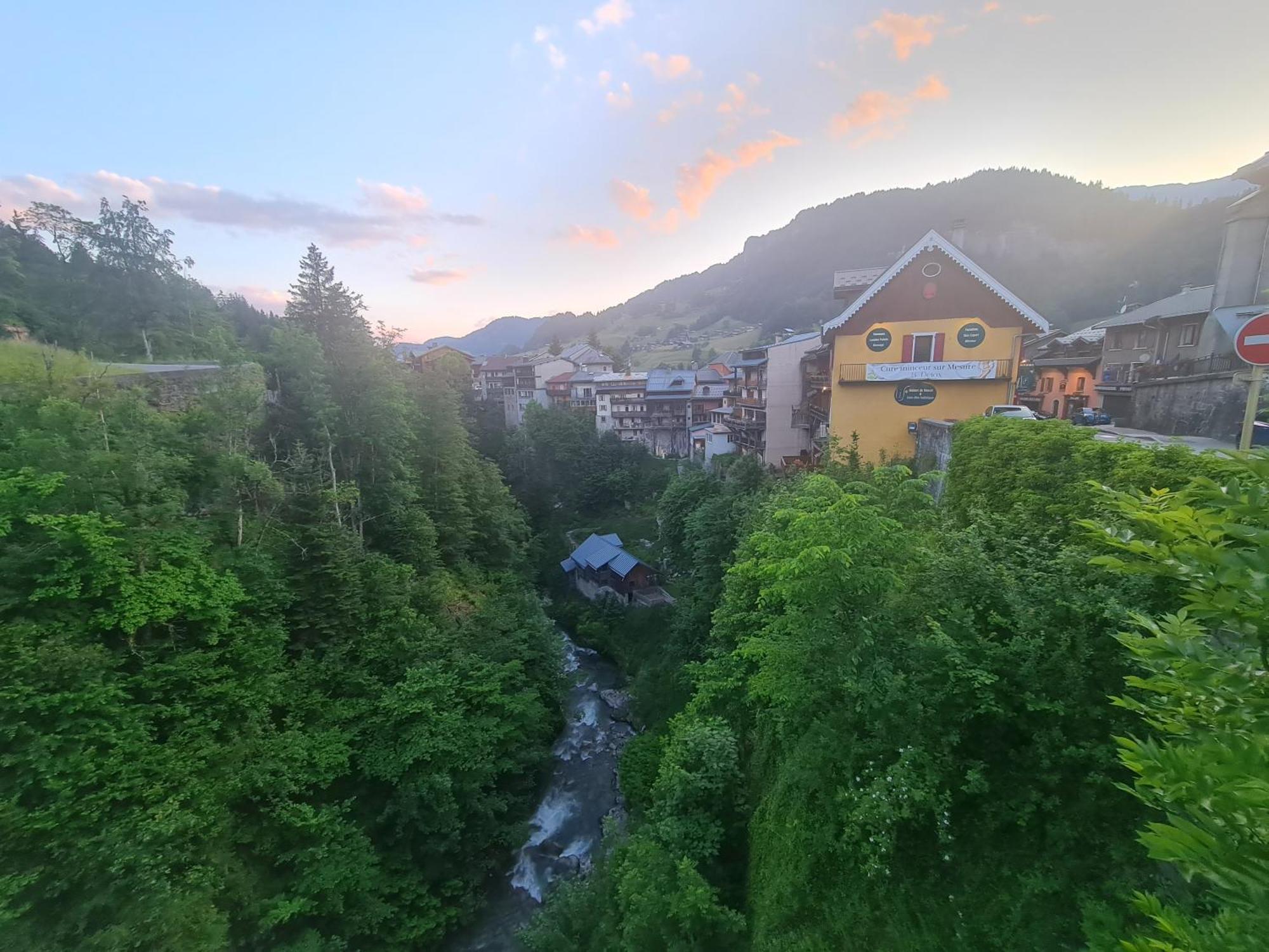 Hotel Le Montblanc Flumet Exterior foto